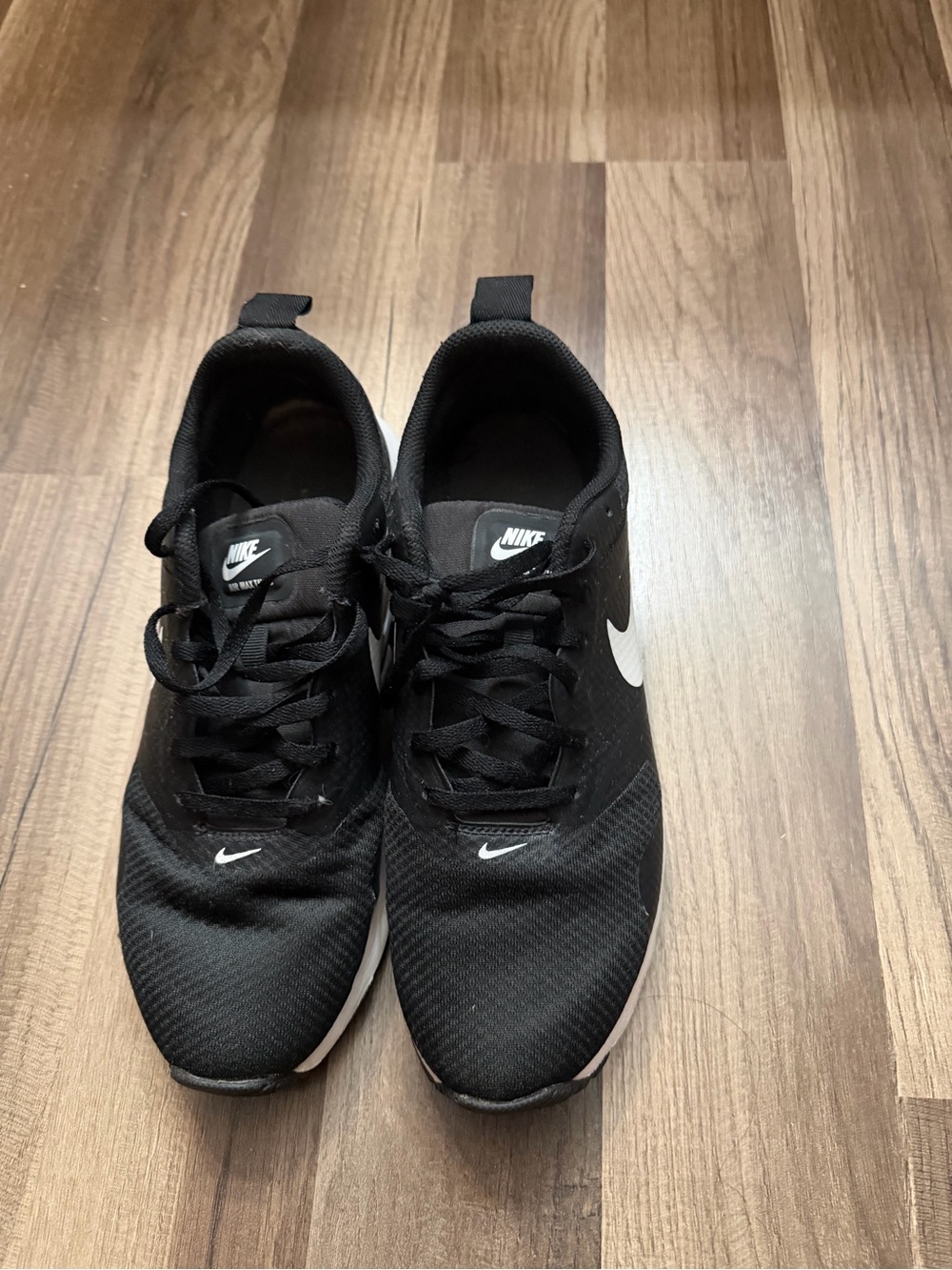 Nike Black and White Women's Athletic Shoes